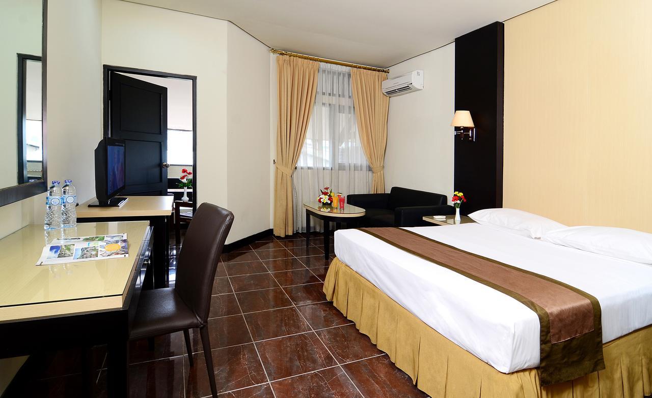 D'Arcici Hotel Plumpang ジャカルタ エクステリア 写真